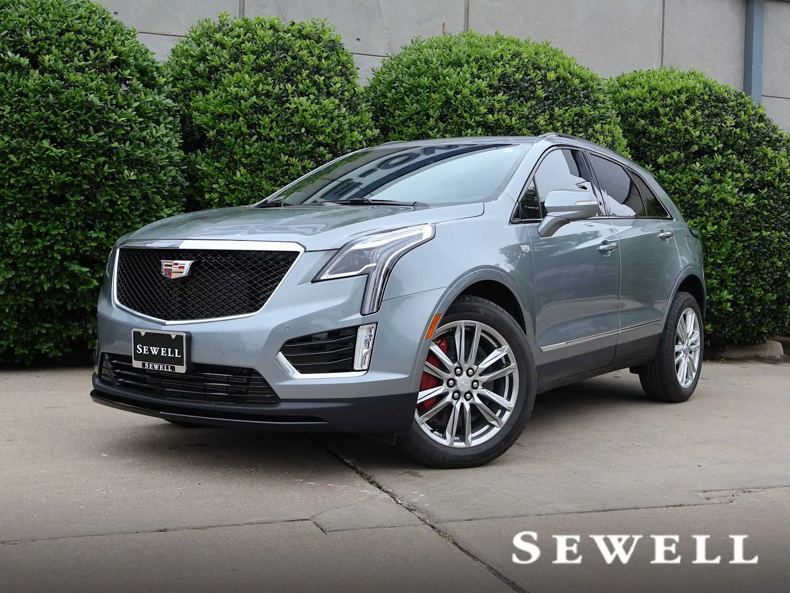 2025 Cadillac XT5 AWD Sport's photo