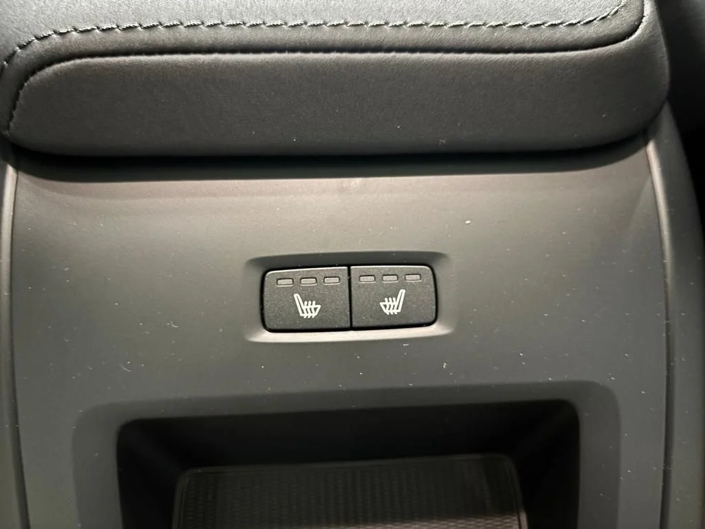 2026 Volvo XC60 Plus - Photo 20