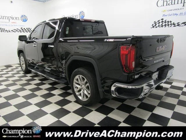 Used 2022 Onyx Black GMC SLT image 15