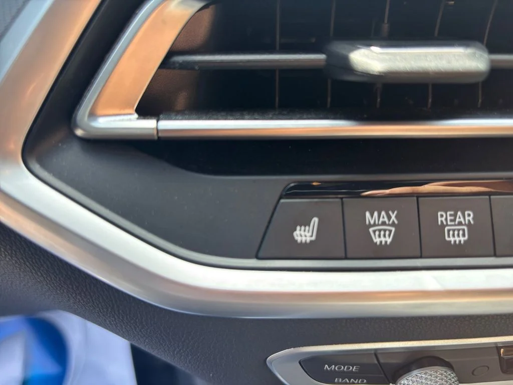 Used 2022 Gray BMW xDrive40i image 26