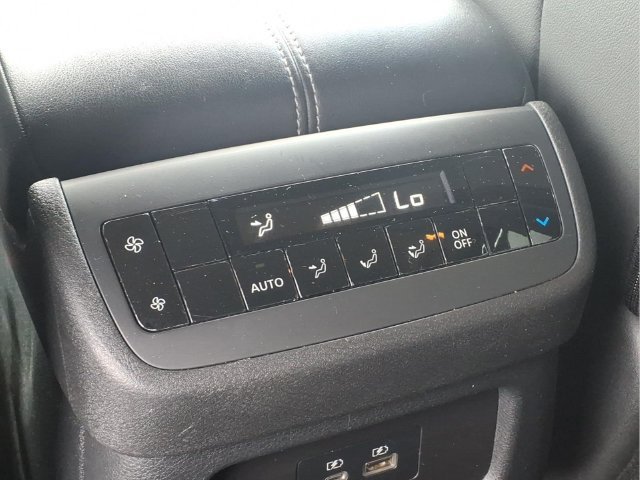 Used 2025  Nissan SL image 19