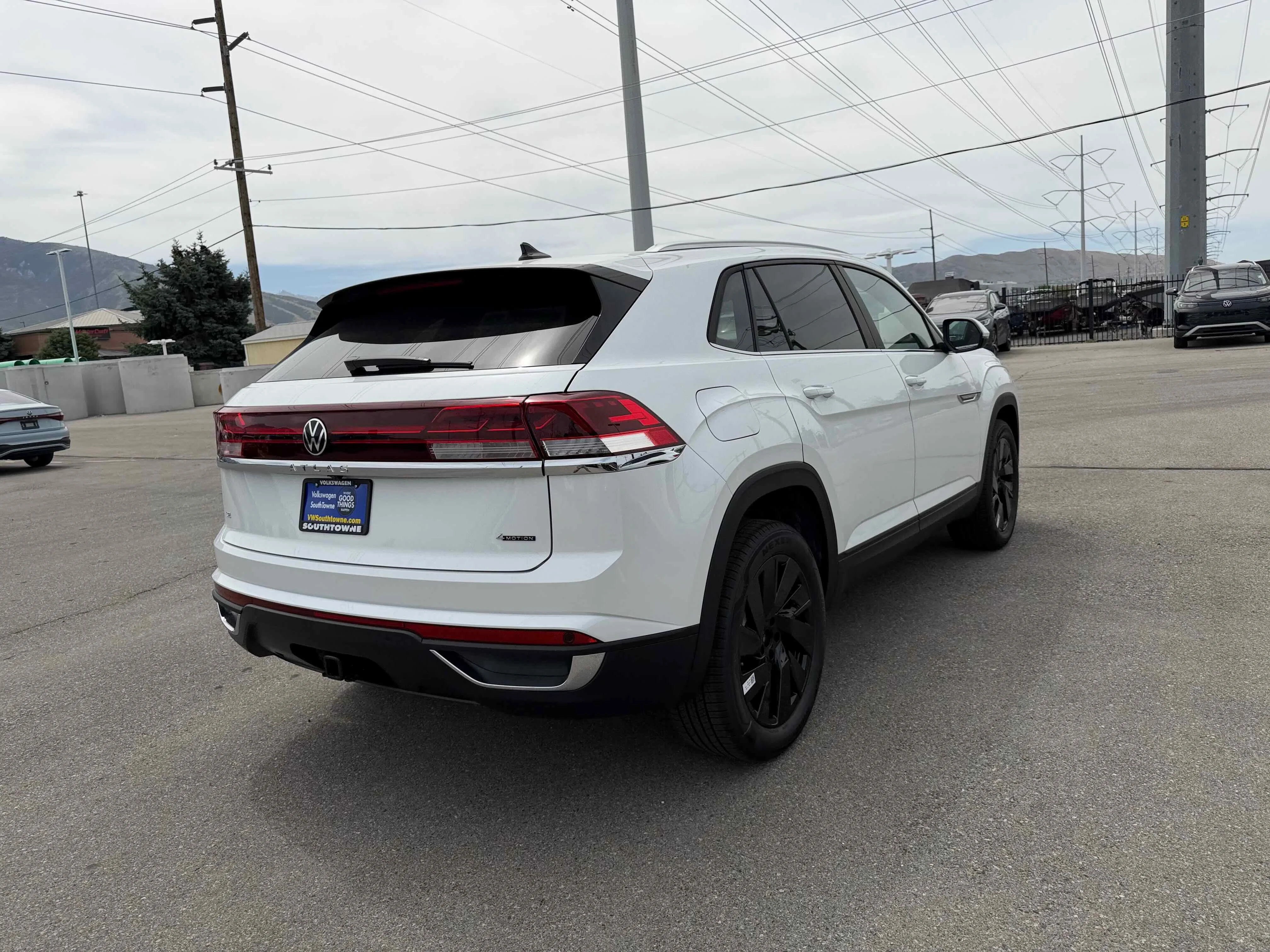 New 2026 Pearl Volkswagen 2.0T SE w/Technology image 7