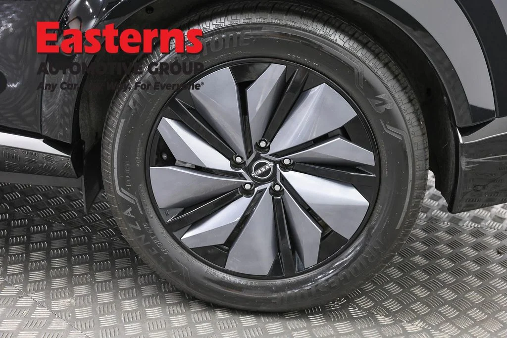 Used 2023 Black Nissan ENGAGE image 34