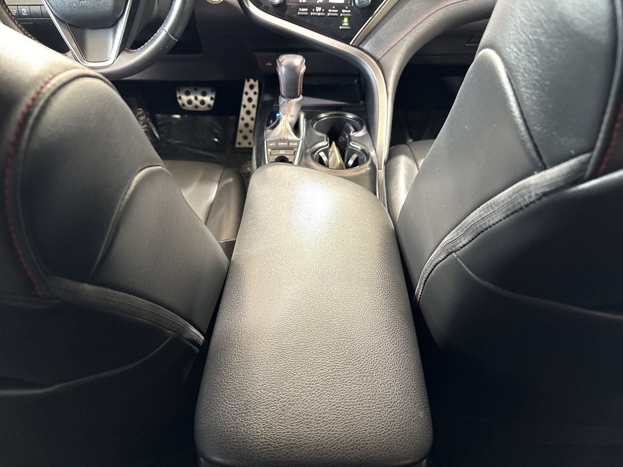 Used 2020 Midnight Black Metallic Toyota XSE V6 image 21