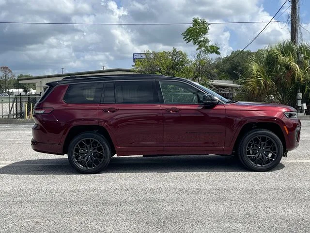 New 2026 Velvet Red Pearl-Coat Exterior Paint Jeep Summit image 3