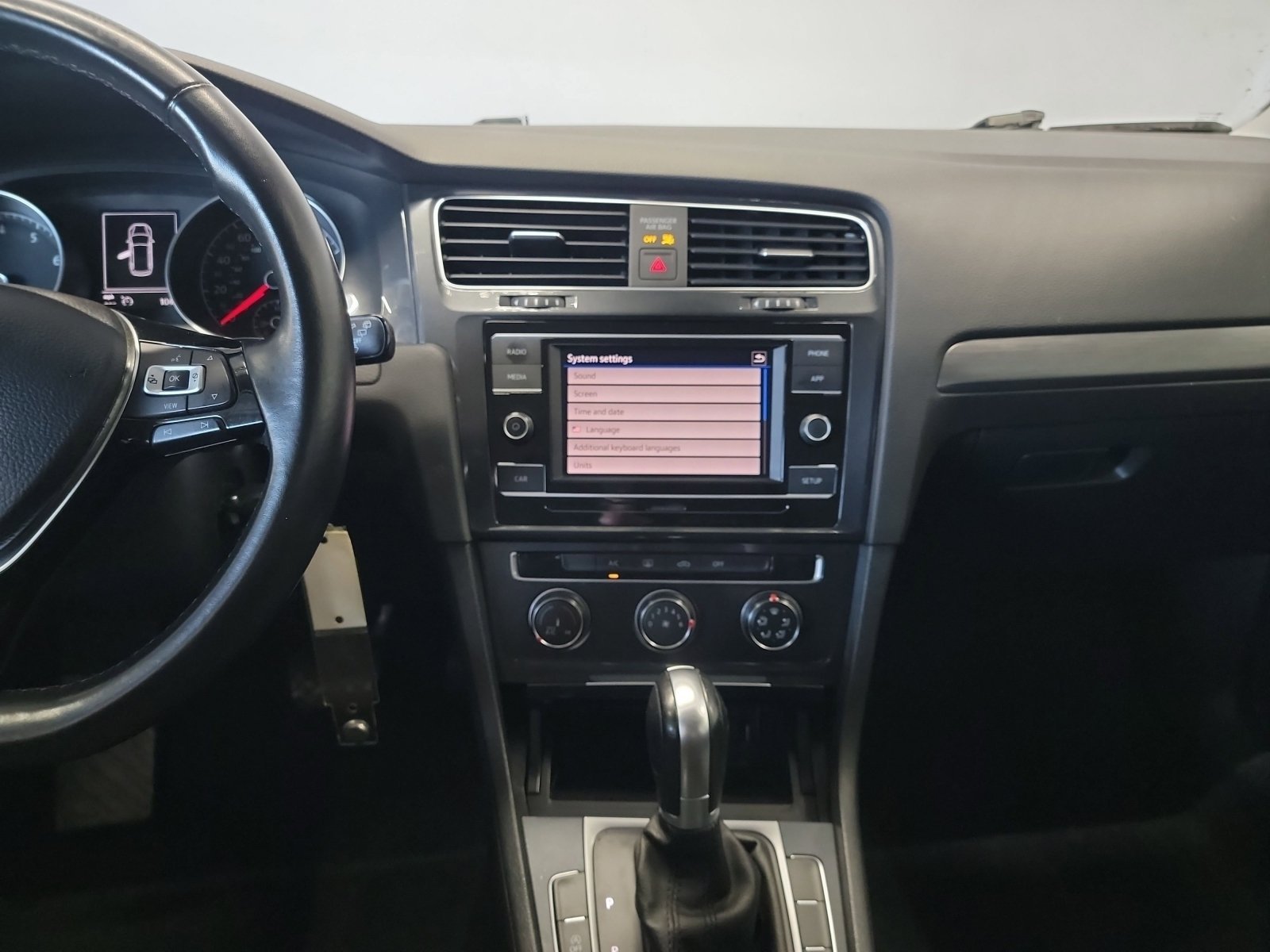 Used 2019 Deep Black Pearl Volkswagen S image 19
