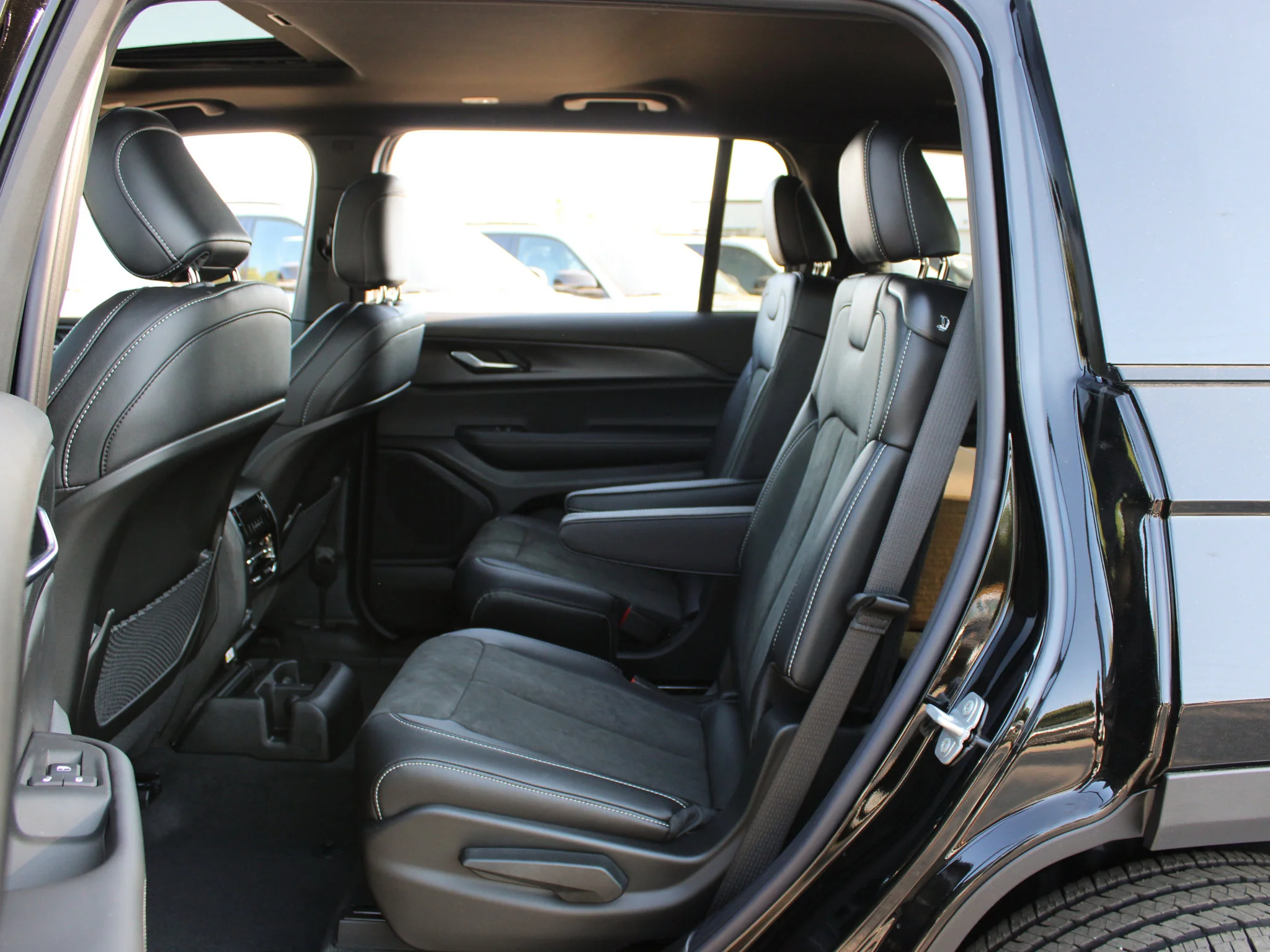 New 2025 Black Jeep Altitude* 4x4, Sunroof, Trailer Tow Package, Heated Leather image 8