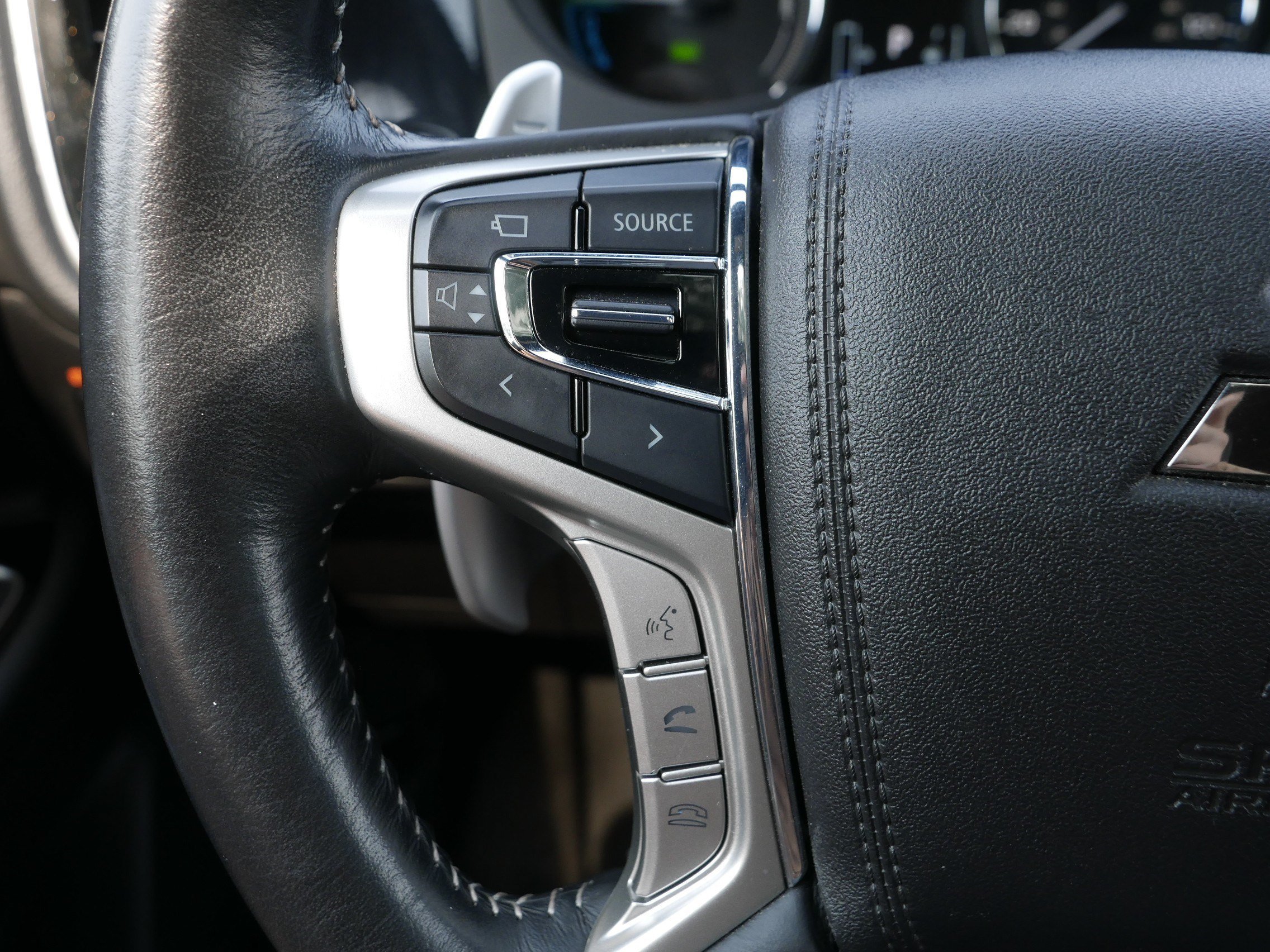 Used 2019 Mercury Gray Metallic Mitsubishi GT image 30
