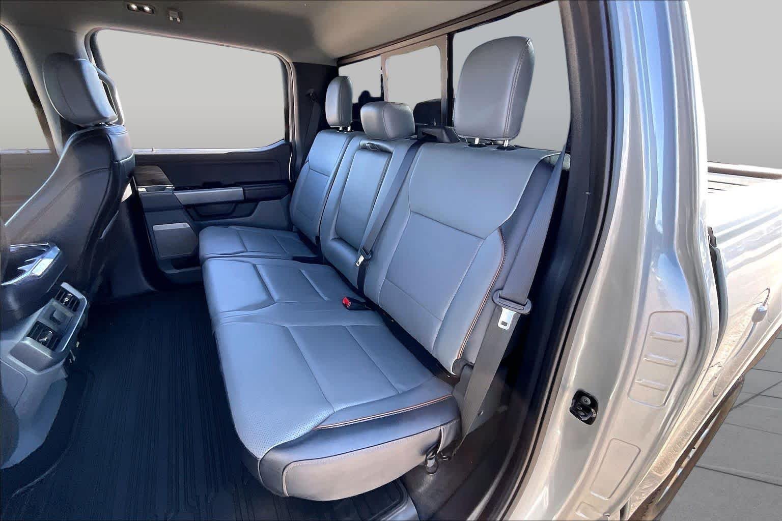 Used 2025 Carbonized Gray Metallic Ford LARIAT image 19