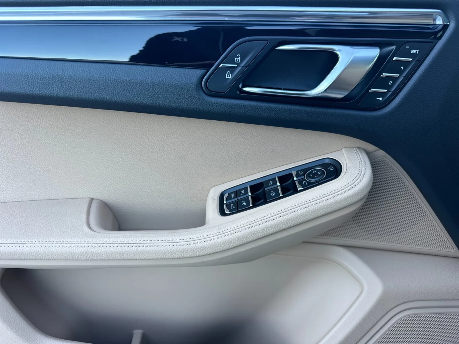 2026 Porsche Macan - Photo 12