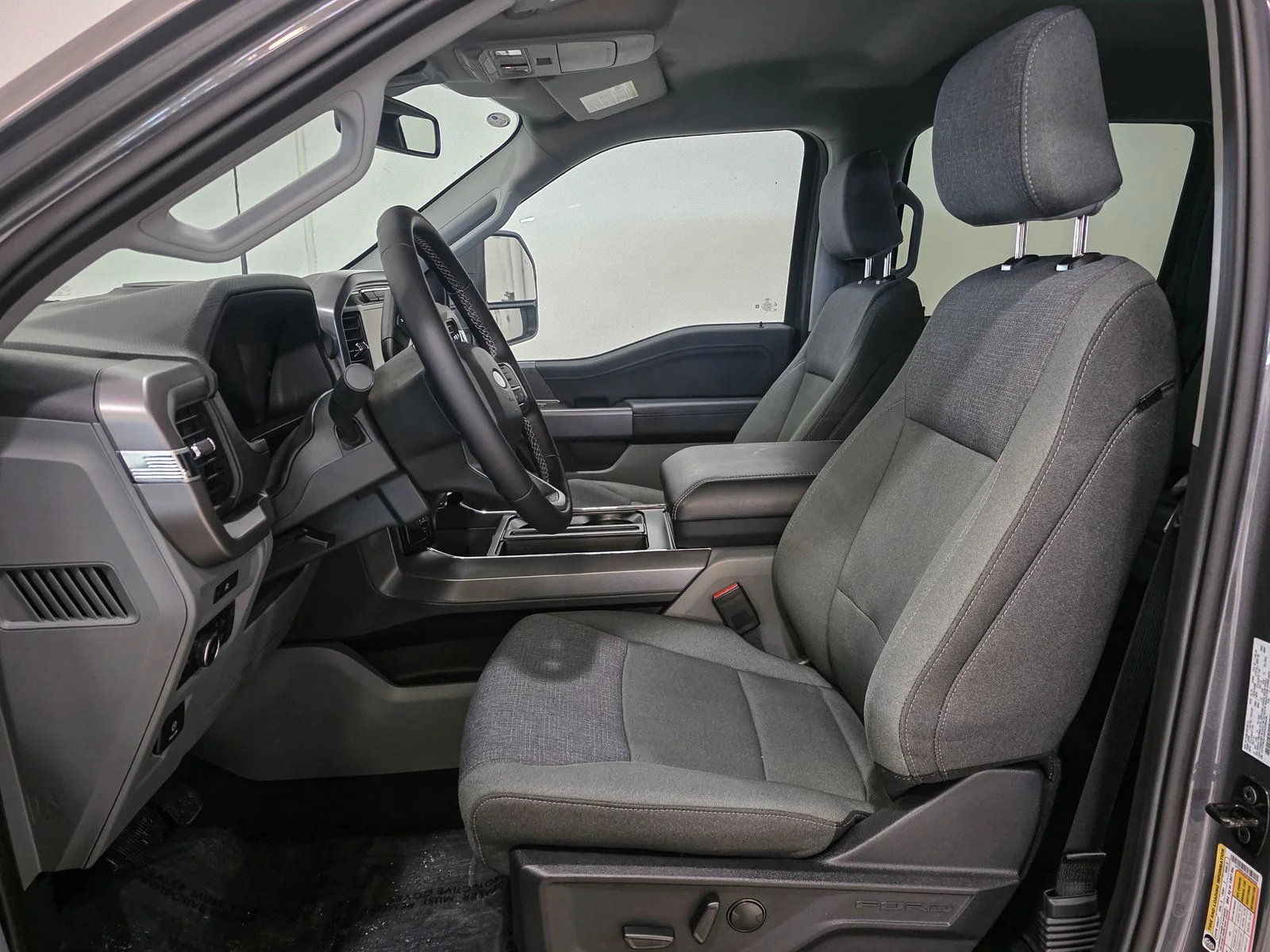 2025 Ford F-150 XLT - Photo 24