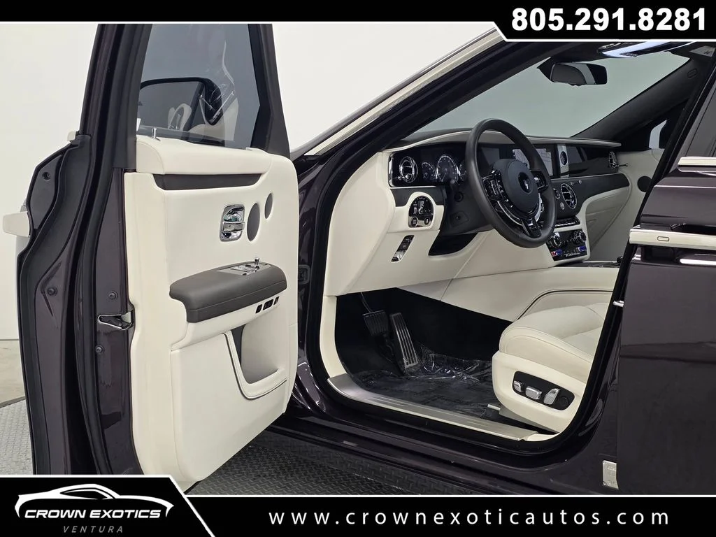 Used 2023 Purple Rolls-Royce Base image 43