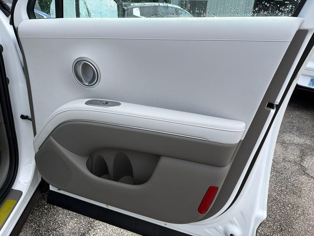 New 2026 White Hyundai Blue SEL Premium 7P image 14