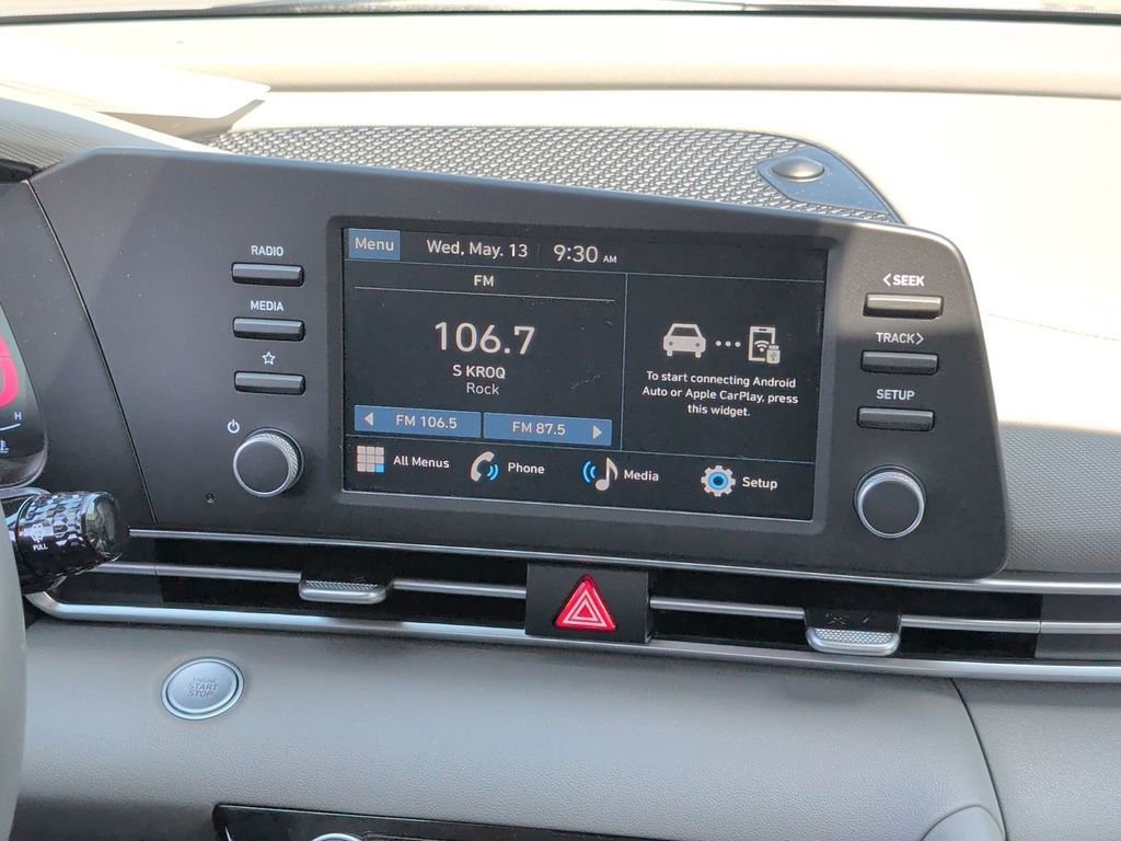 2025 Hyundai Elantra SEL - Photo 16