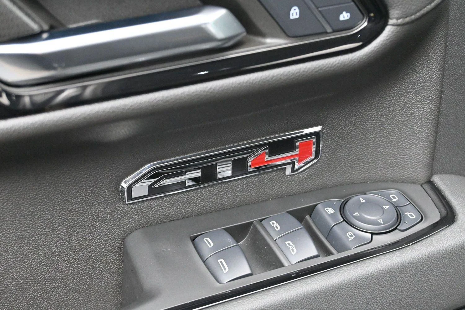 Used 2024 Titanium Rush Metallic GMC AT4 image 11