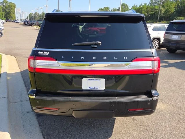 Used 2019 Black Lincoln Reserve image 11