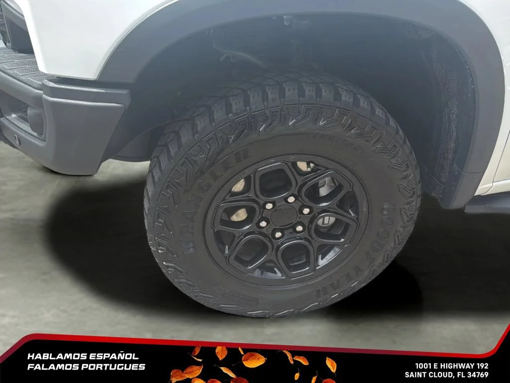 Used 2025 Summit White Chevrolet ZR2 image 14
