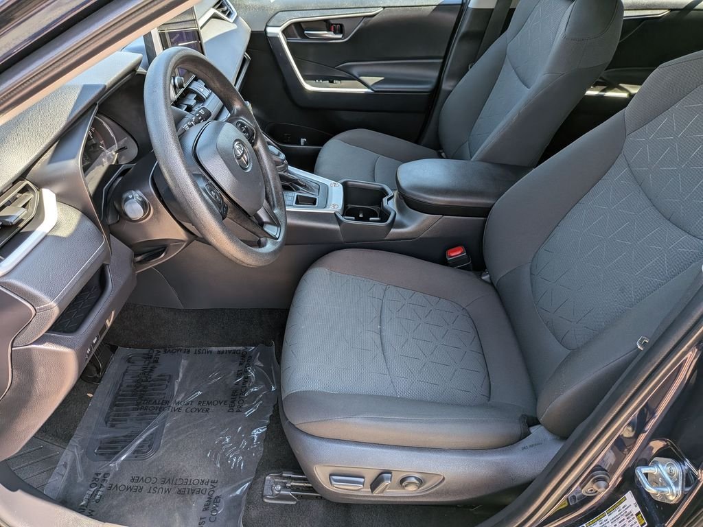 Used 2025  Toyota XLE image 15