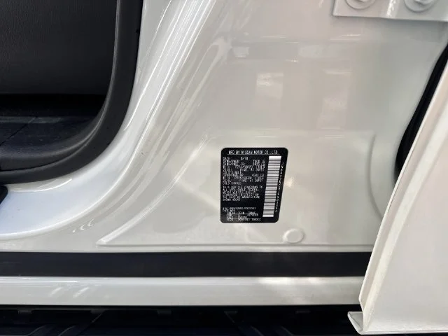Used 2018 White Nissan SL image 40