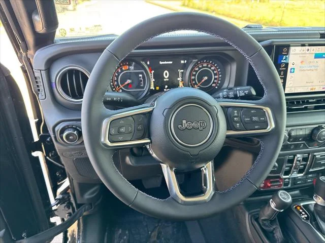 New 2026 Black Clear-Coat Exterior Paint Jeep  image 14