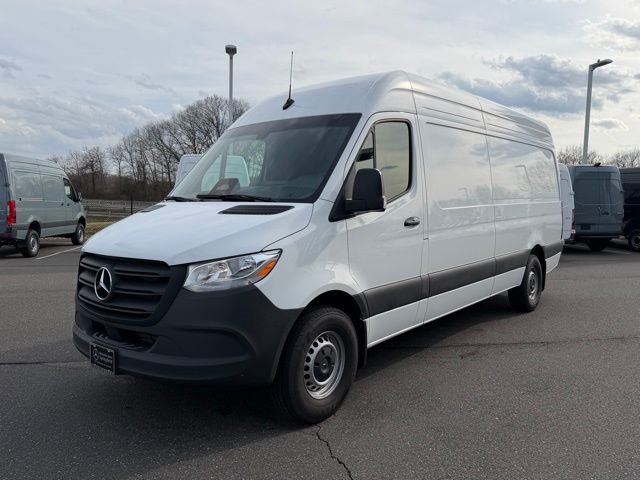 Used 2026 White Mercedes-Benz Cargo 170 WB image 3