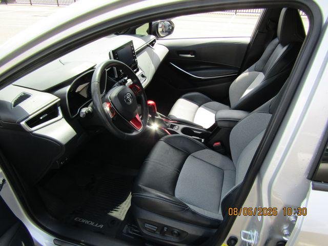 Certified Used 2020 CLASSIC SILVER MET Toyota  image 16
