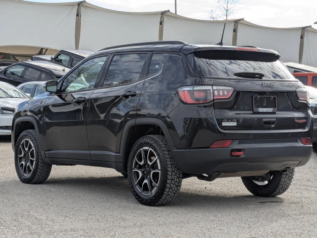 Certified Used 2024 Black Jeep Trailhawk - - 4x4 - Sun & Sound Group - Dual Pane Sunroof - Leather - NAV & More! image 6