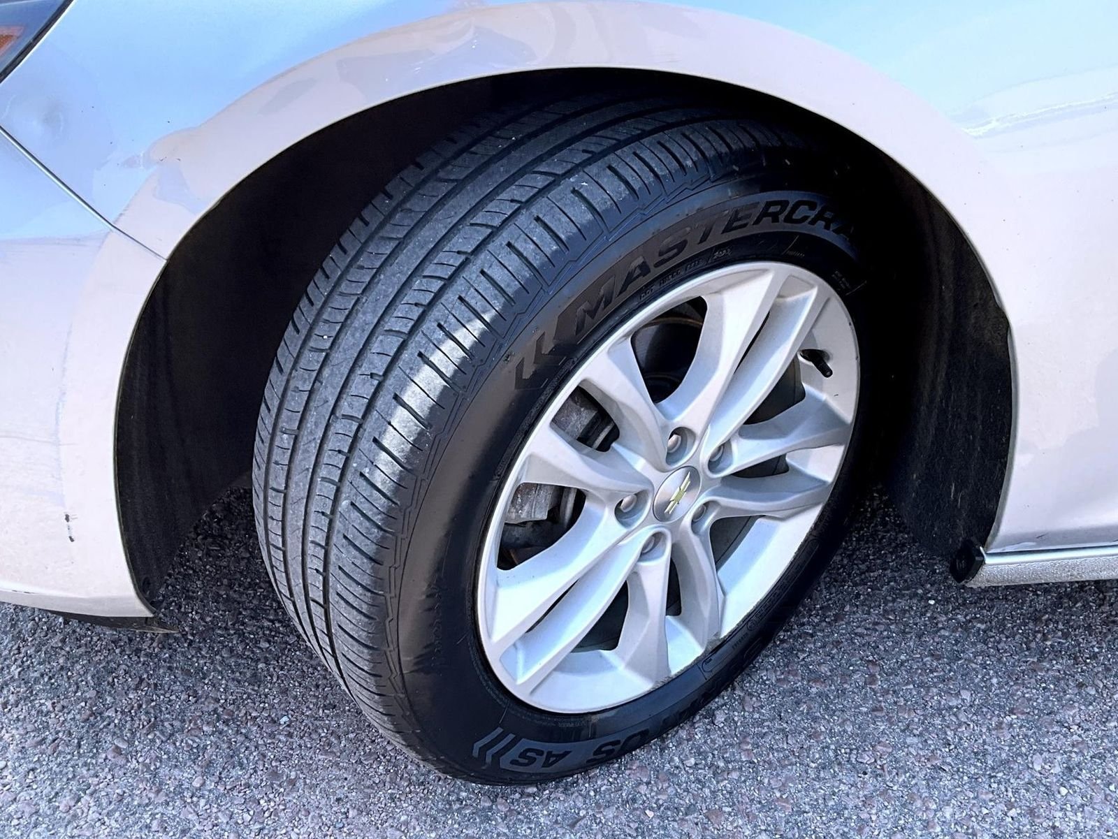 Used 2018 Silver Chevrolet LT image 23