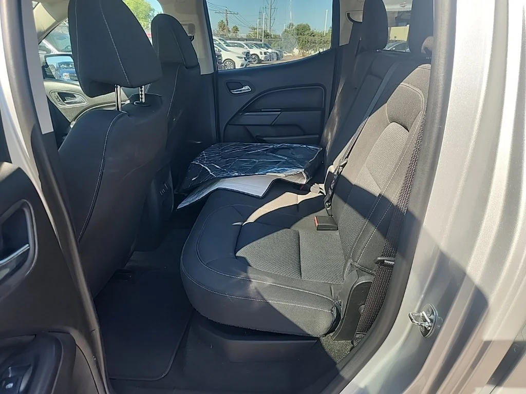 Used 2016 Silver Chevrolet LT image 19