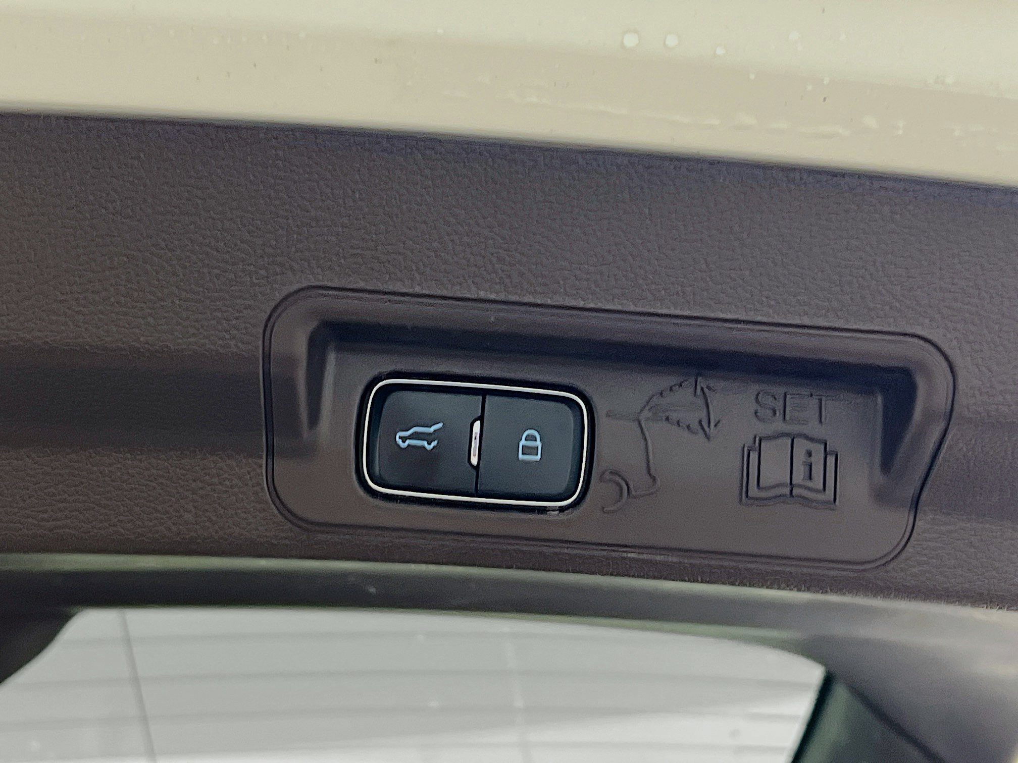 Used 2022 White Ford KING RANCH image 29