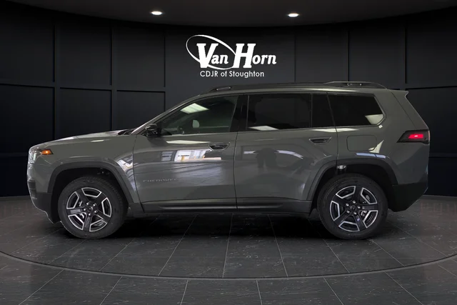 New 2026 Sting-Gray Clearcoat Jeep Laredo image 4