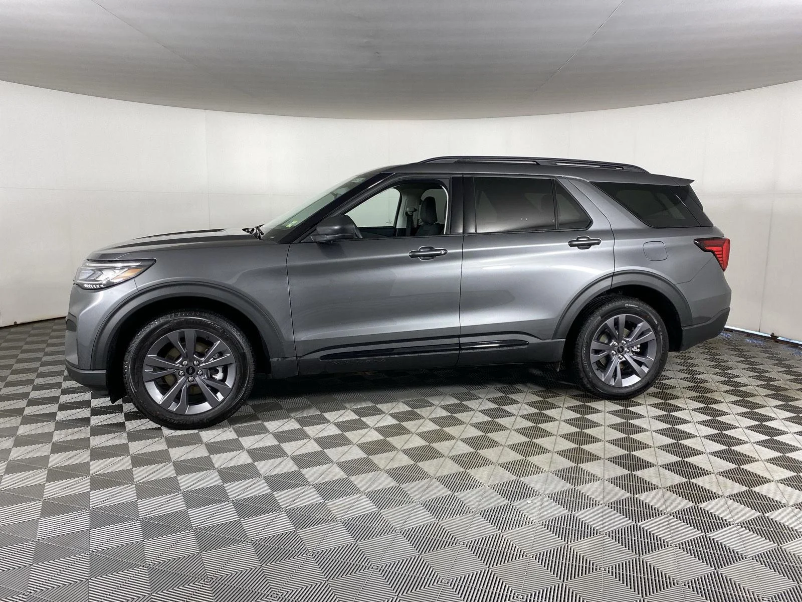 New 2026 Carbonized Gray Metallic Ford Active image 4