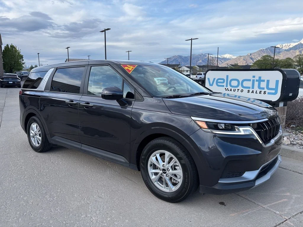 2024 Kia Sedona LX Seat Pkg's photo
