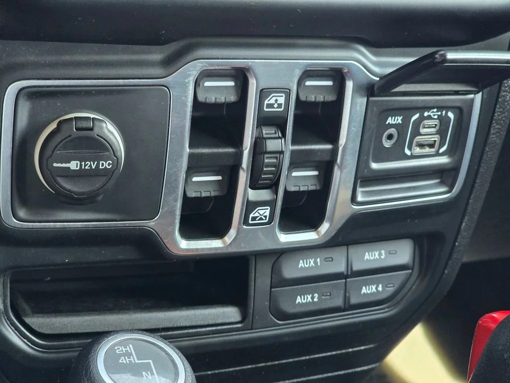 Used 2018 Gray Jeep Unlimited Sport S image 34