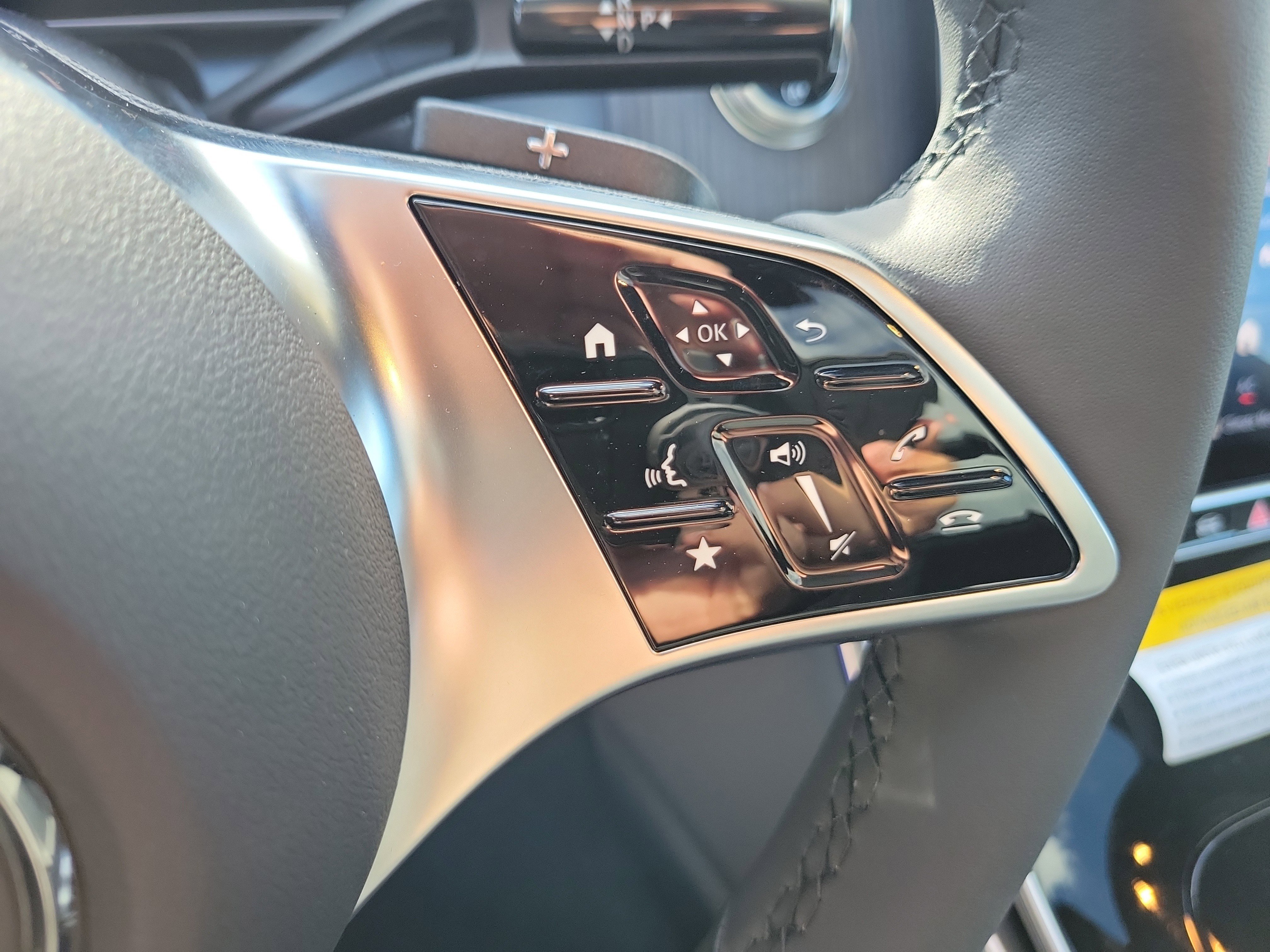 New 2026 Polar White Mercedes-Benz GLC 300 image 27