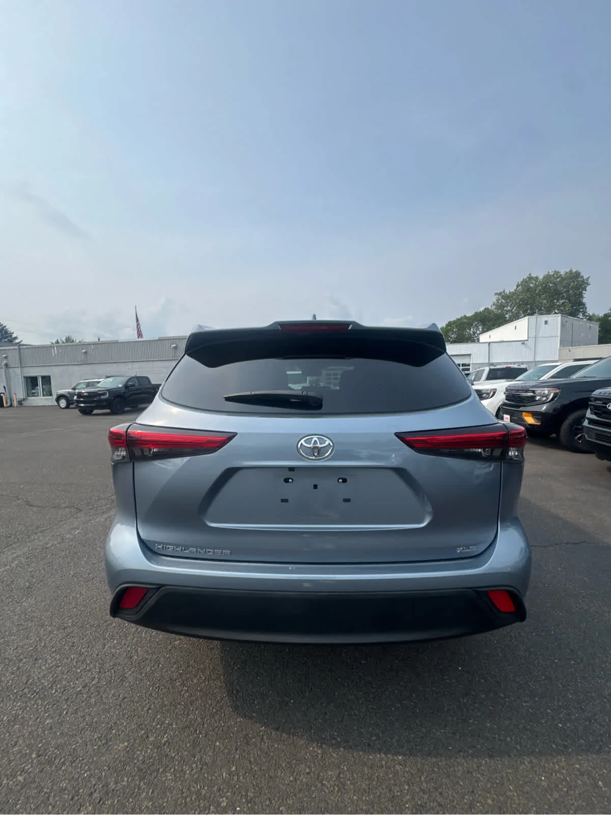 Used 2023 Moon Dust Toyota XLE image 4