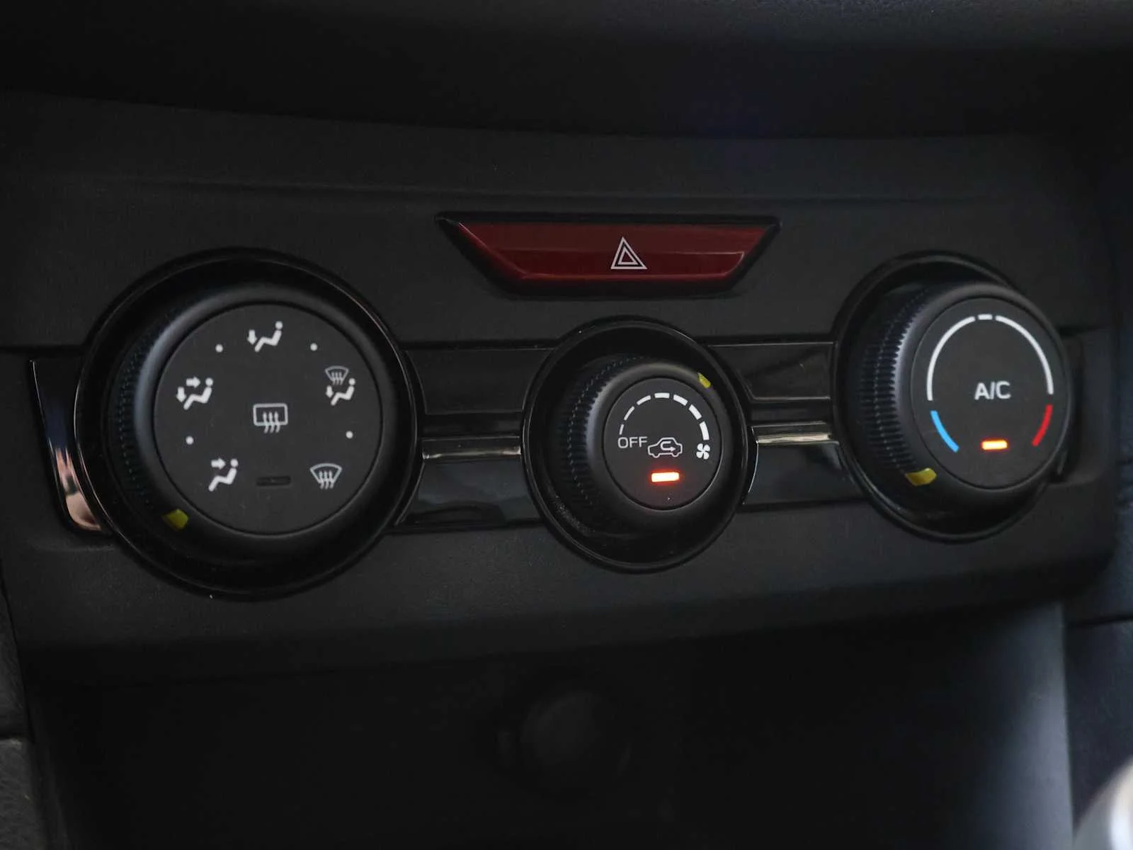 Used 2019 Island Blue Pearl Subaru  image 23