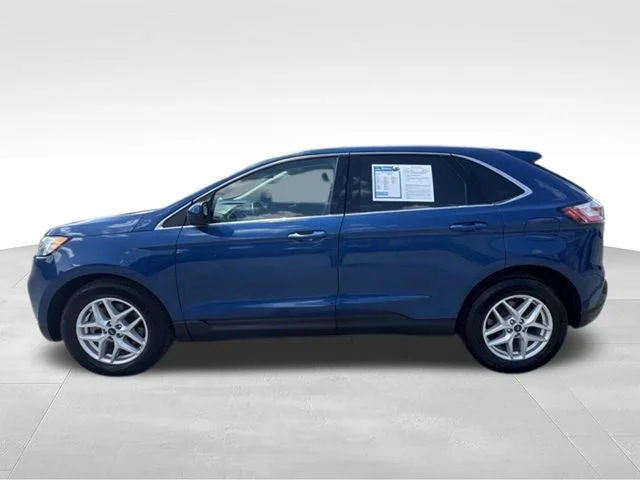 Used 2021 Blue Ford SEL image 4