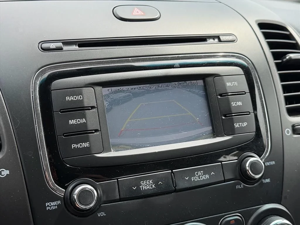 Used 2018 Silver Kia LX image 22