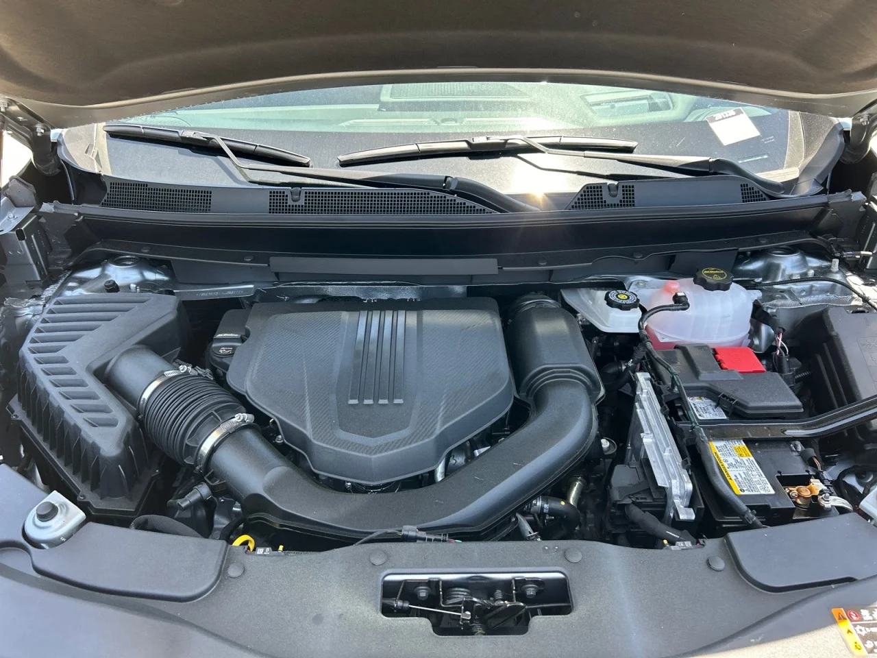 New 2026 Sterling Metallic GMC Elevation image 8