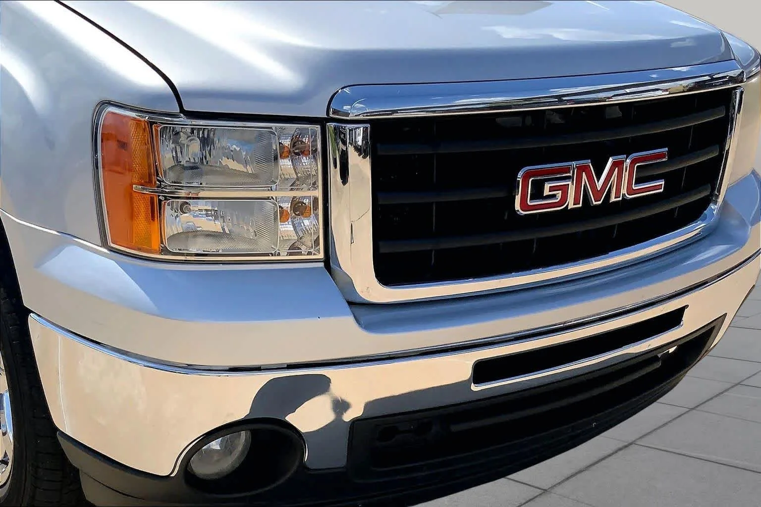 Used 2012 Quicksilver Metallic GMC SLE image 26