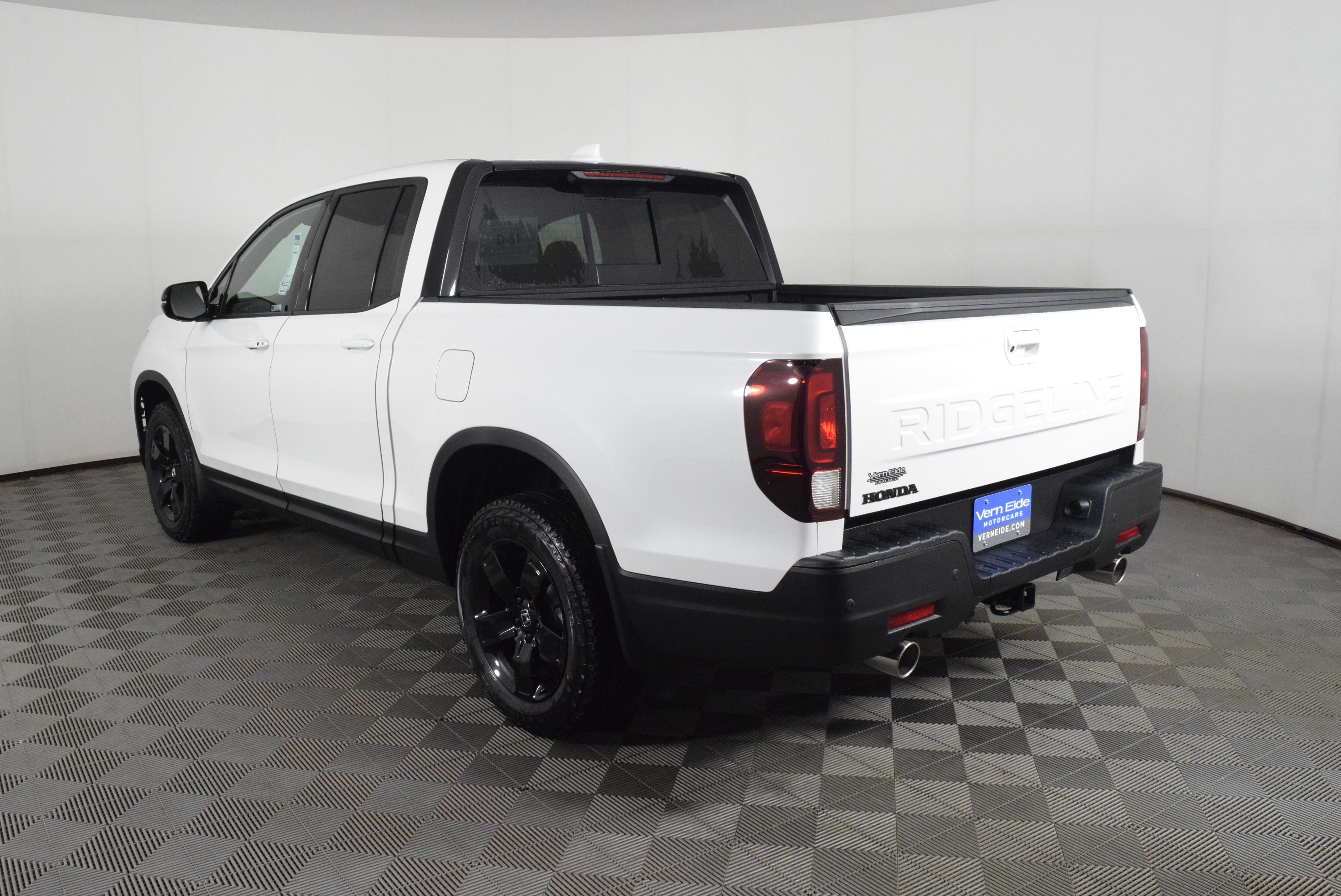 New 2026 Platinum White Pearl Honda Black Edition image 8