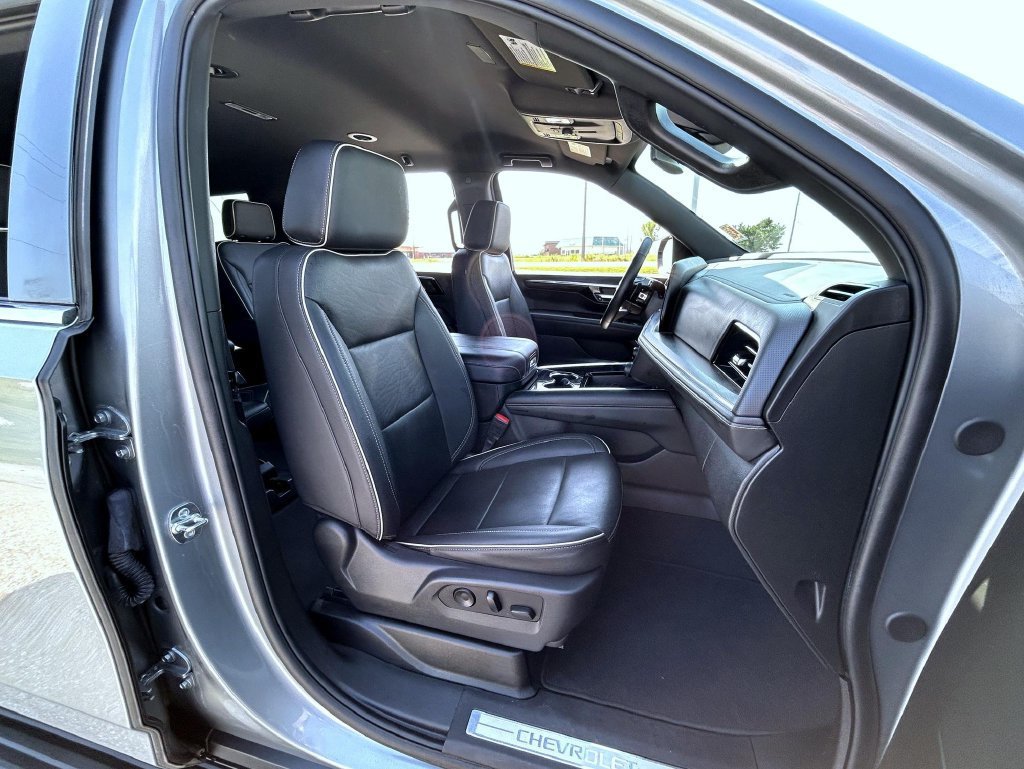 2025 Chevrolet Tahoe Premier - Photo 16