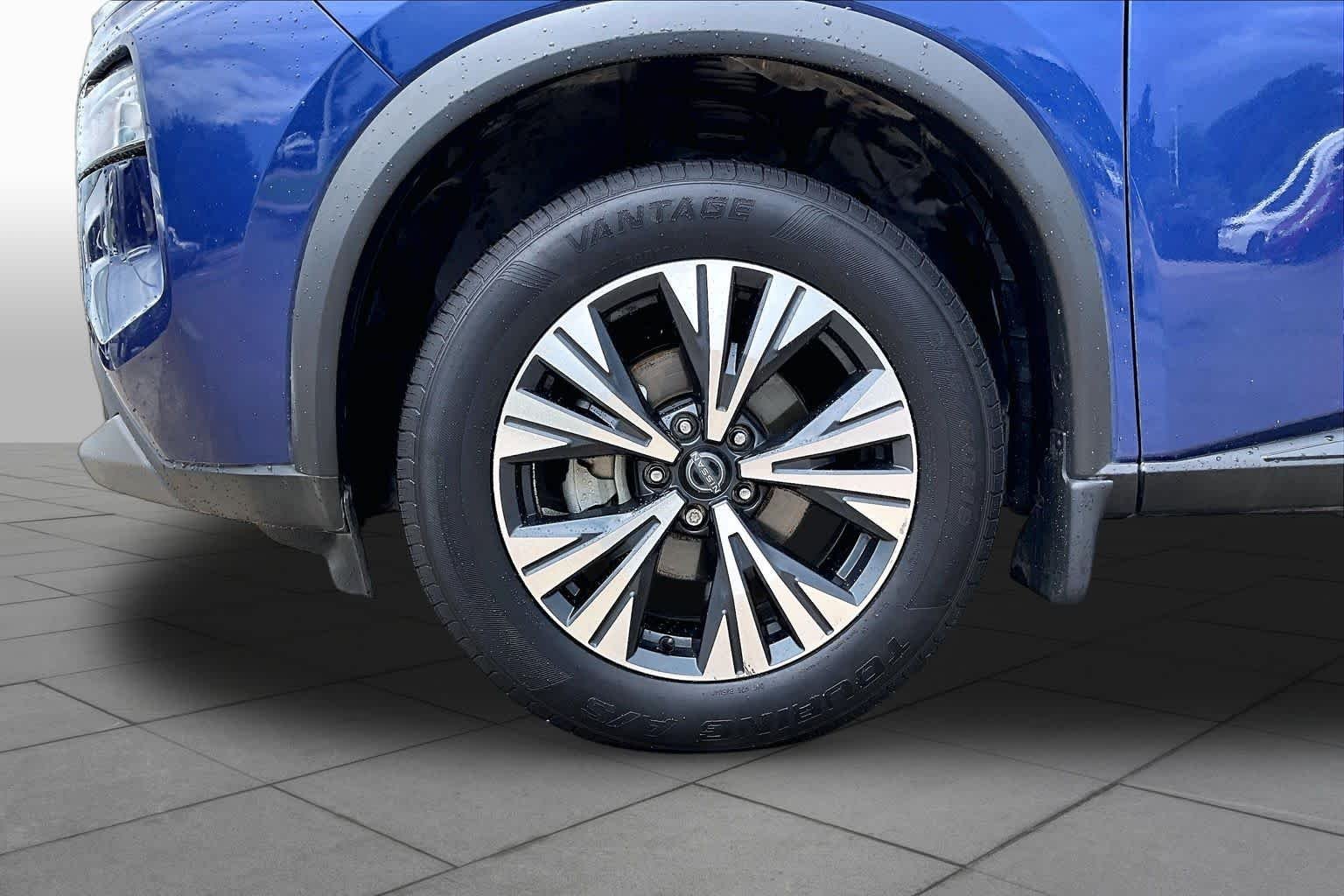 Used 2023 Caspian Blue Metallic Nissan SV image 10