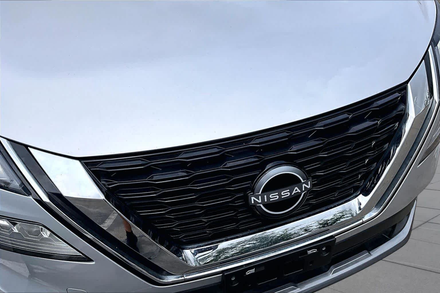 Used 2022 BRILLIANT SILVE Nissan SL image 29