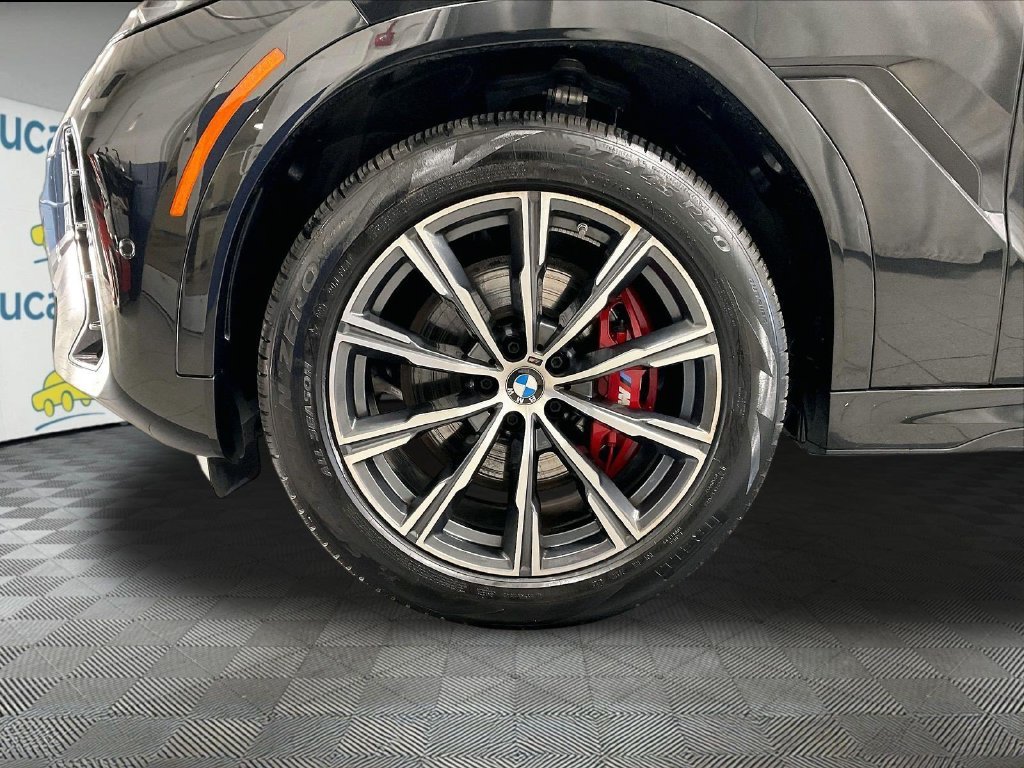 Used 2024 Black BMW xDrive40i image 7