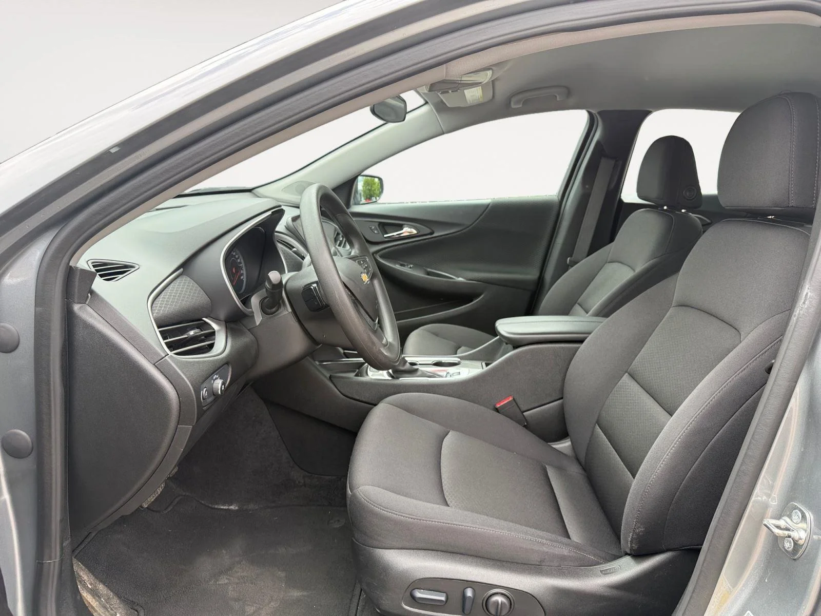 Used 2024 Sterling Grey Metallic Chevrolet 1LT image 10