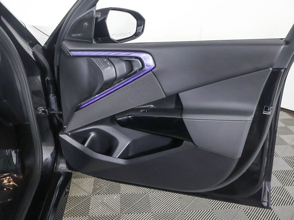 Used 2025 Black BMW M50 xDrive image 28