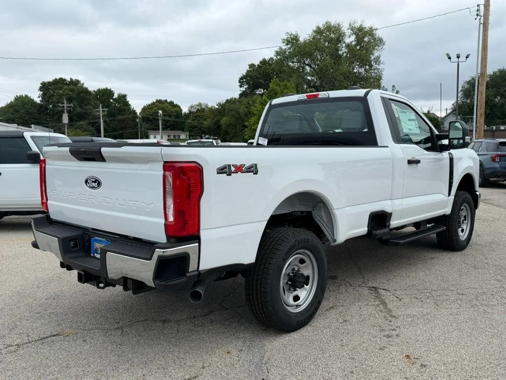 New 2027 Oxford White Ford F-350® XL image 3