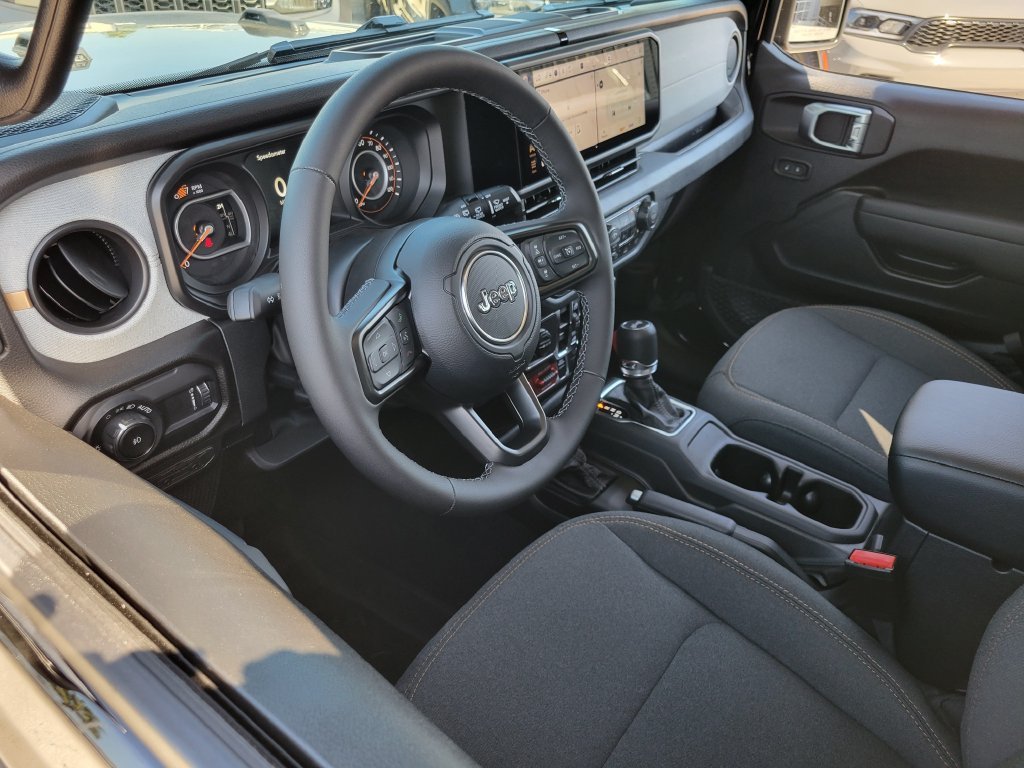 2027 Jeep Wrangler 4-Door photo 3